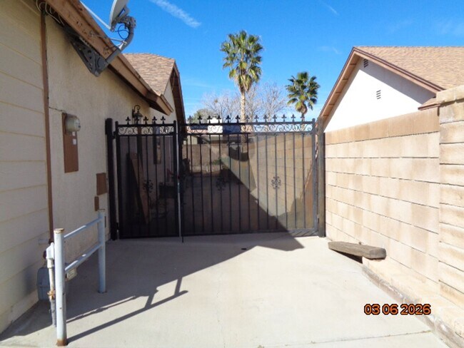 Foto del edificio - Immaculate West Lancaster One Story Offering 1699 sq. ft.