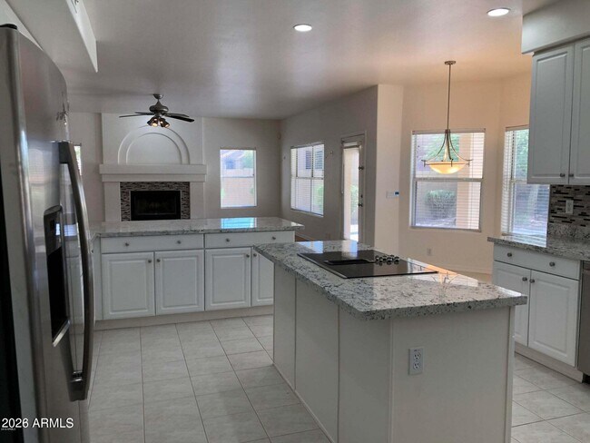 Building Photo - 3169 E Desert Flower Ln