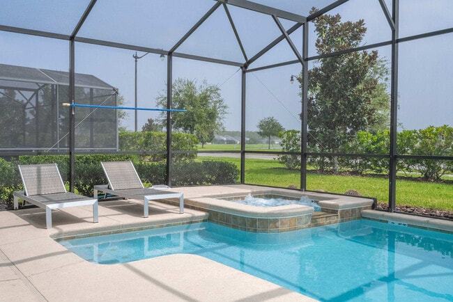 Building Photo - 4827 Kings Castle Cir