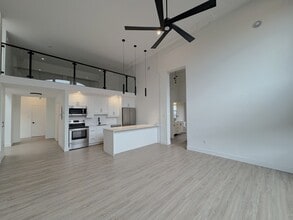 Building Photo - 57 Canterbury St