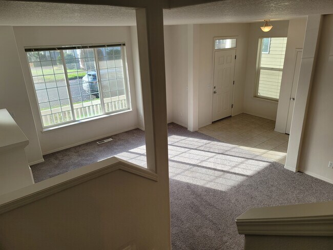 Building Photo - 20805 SW Murphy Ln