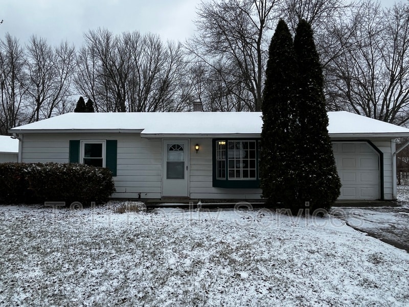 Primary Photo - 2211 Raintree Pl