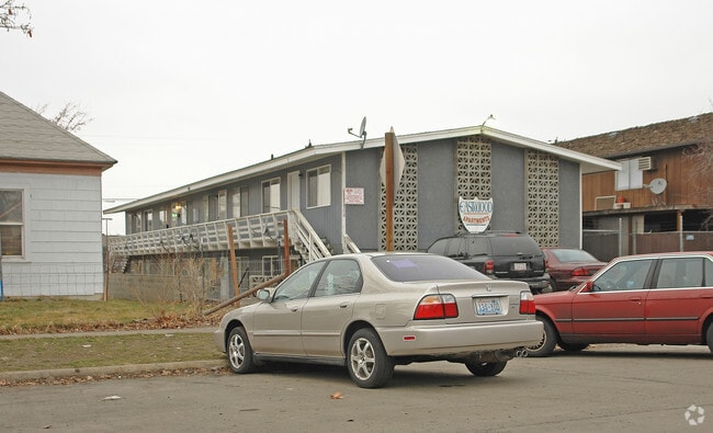 Older Building Photo - Eastwood Apartments