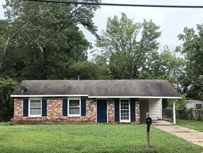Building Photo - 224 Southlawn Dr
