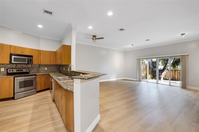 Foto del edificio - 2929 SW 18th Terrace