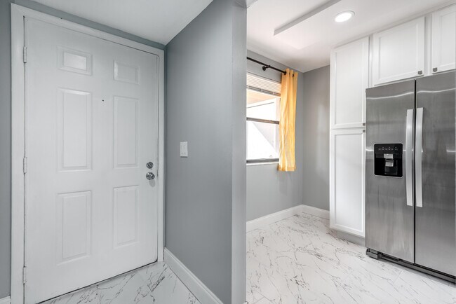 Foto del edificio - 9509 Cypress Park Way