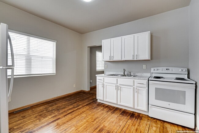 Foto del edificio - 618 N Ashland Ave