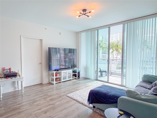 Foto del edificio - 90 SW 3rd St