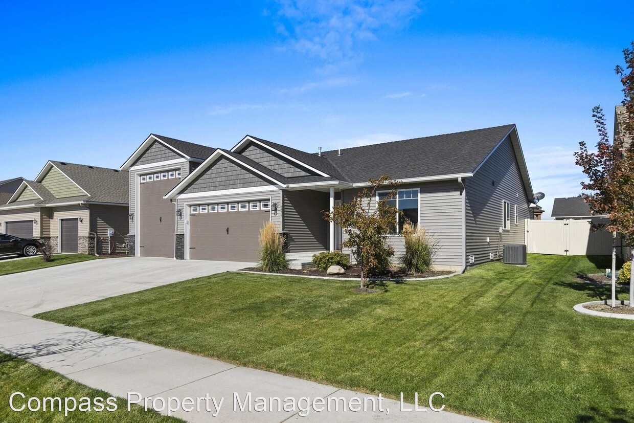 3 br, 2 bath House - 6479 W Conner St. Photo