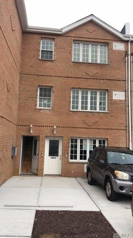 Foto principal - 188-23 Woodhull Ave