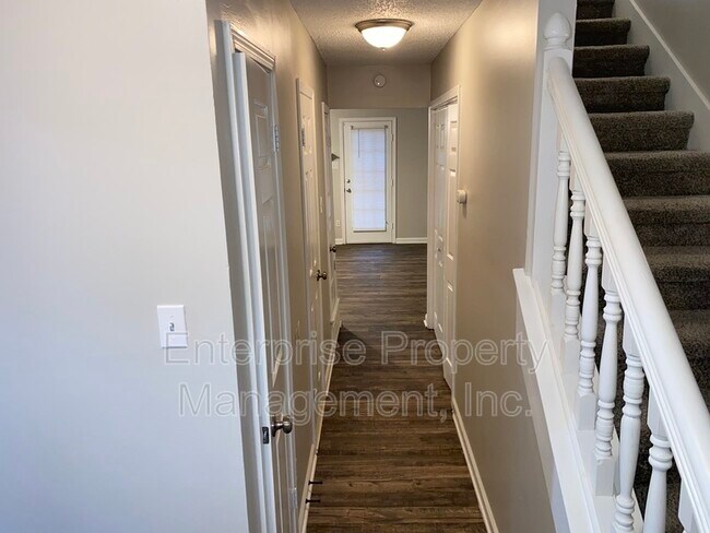 Foto del edificio - 3884 Glencoe Dr