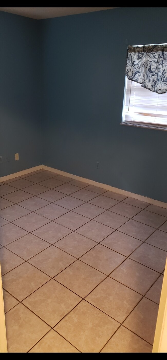 Building Photo - 1107 Hemlock Cir