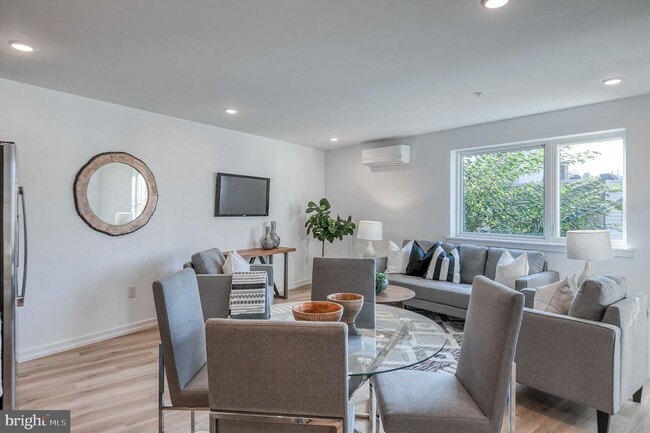 Foto del edificio - 1344-46 N Marston St