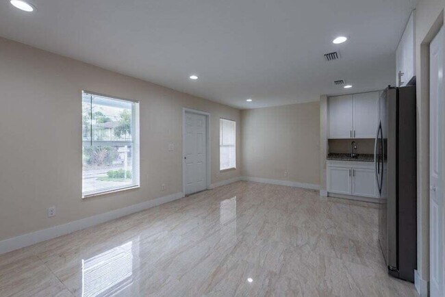 Foto del edificio - 5173 Clouse Rd