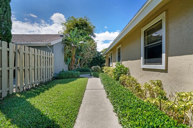 Foto del edificio - 1080 NW 19th Terrace