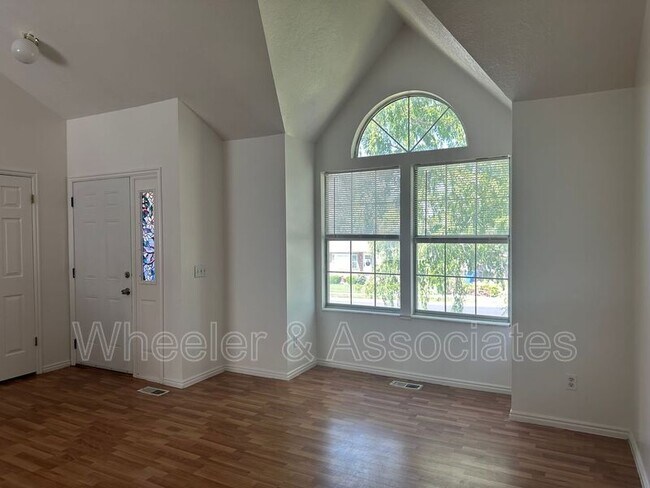 Photo - 1315 Brooke Ln House