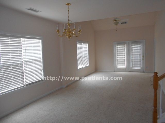 Building Photo - 2400 Suwanee Pointe Dr