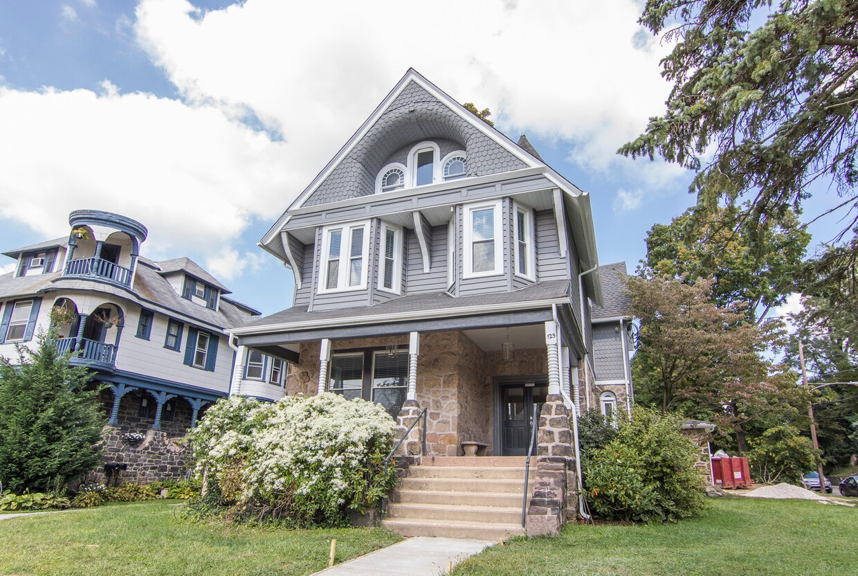 Primary Photo - 125 Windsor Ave