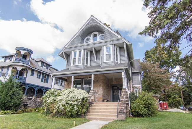 Building Photo - 125 Windsor Ave