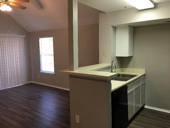 Foto del edificio - 13620 Lord Sterling Pl