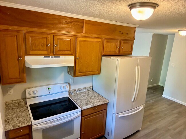 Building Photo - 3 Bedroom in Jack Britt