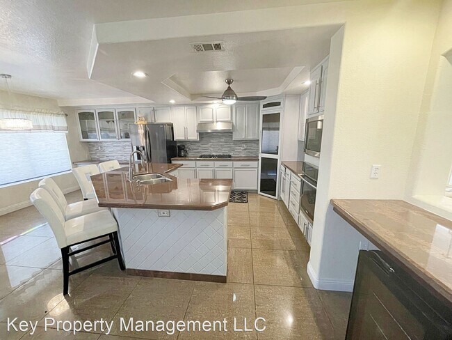 Foto del edificio - 4 br, 3 bath House - 9116 Diamond Lake Ave