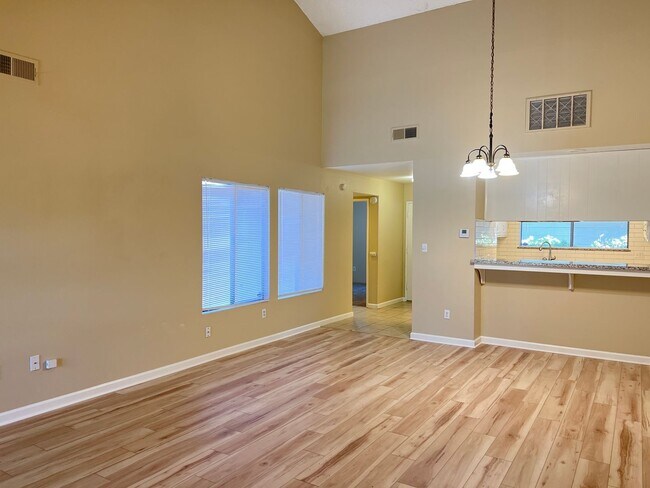 Building Photo - Southwest Bakersfield Home