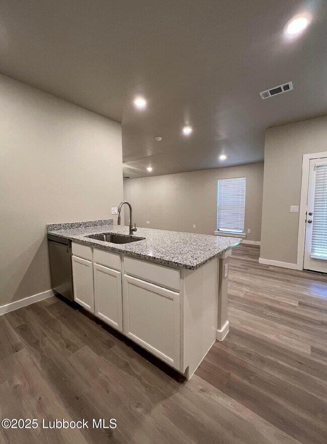 Foto del edificio - 409 E 21st St