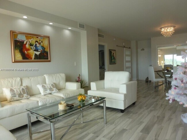 Foto del edificio - 300 Bayview Dr