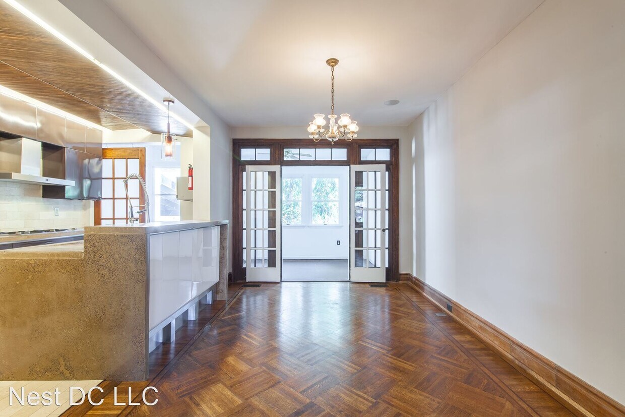 Foto principal - 3 br, 1 bath House - 1358 Parkwood Place NW
