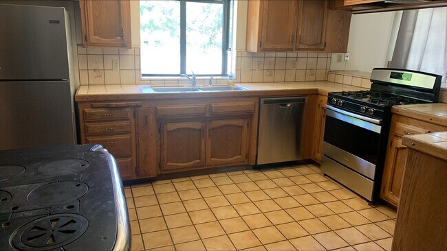 Foto del edificio - 5892 Parkhill Rd