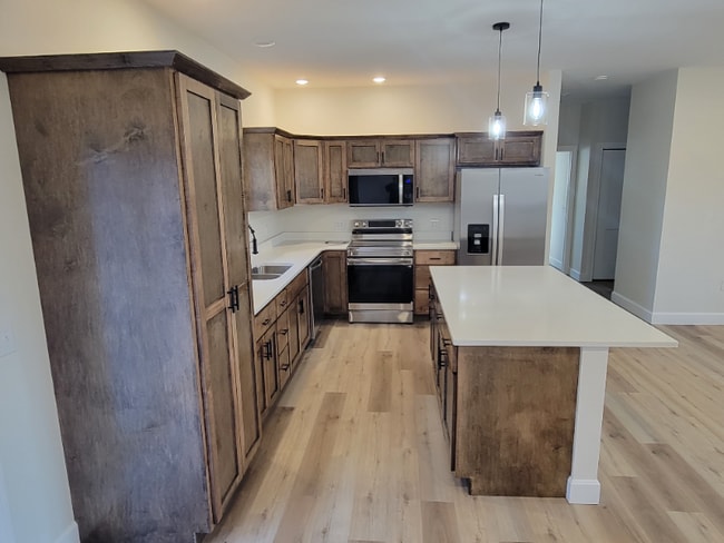 Building Photo - 504 Brian St