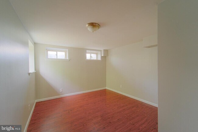 Building Photo - 2860 W Baltimore St