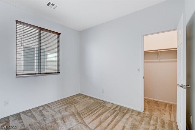 Foto del edificio - 6650 Rockhouse St