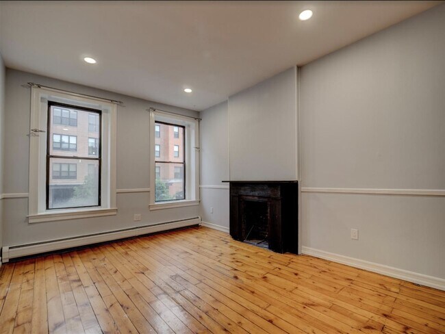 Building Photo - 267 Grove St