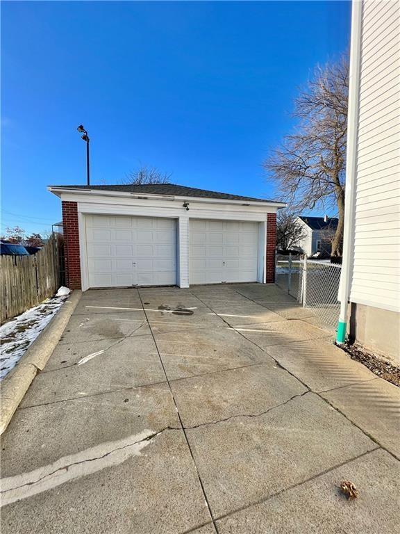Building Photo - 1579 Cranston St