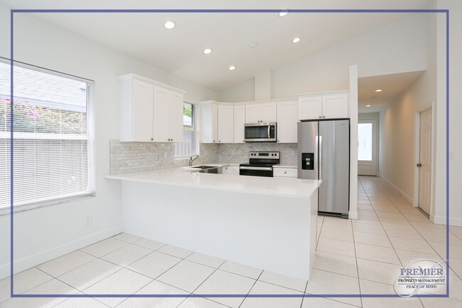 Foto del edificio - ***RENOVATED INTERIOR***NAPLES PARK - Annu...