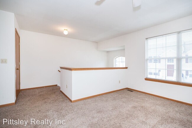 Building Photo - 2 br, 2 bath Apartment - 735 Fotis Drive