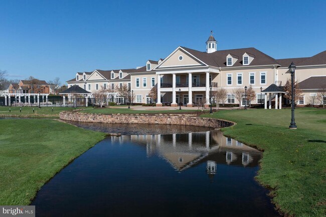 Foto del edificio - 15231 Royal Crest Dr