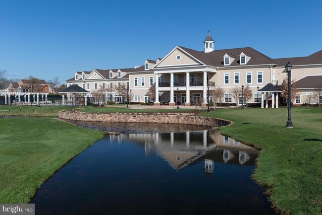 Building Photo - 15231 Royal Crest Dr
