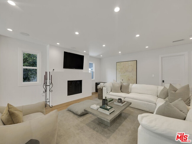 Foto del edificio - 13506 W Chandler Blvd