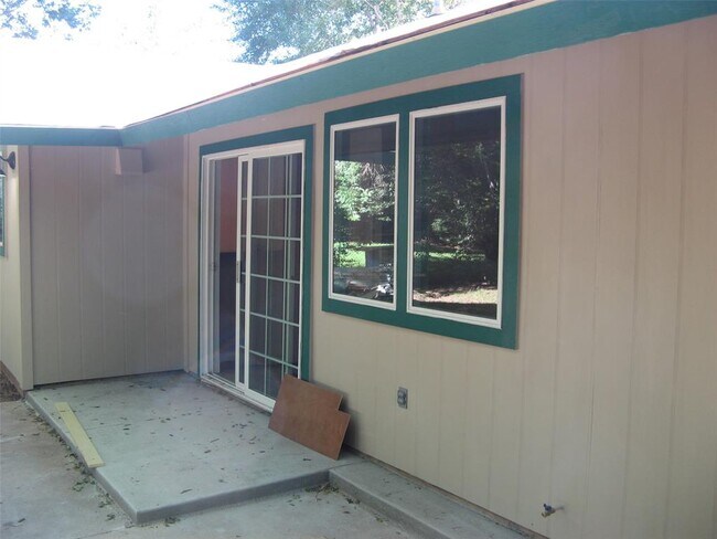 Foto del edificio - 5308 Peppertree Pkwy