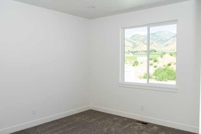 Building Photo - 876 S 340 E