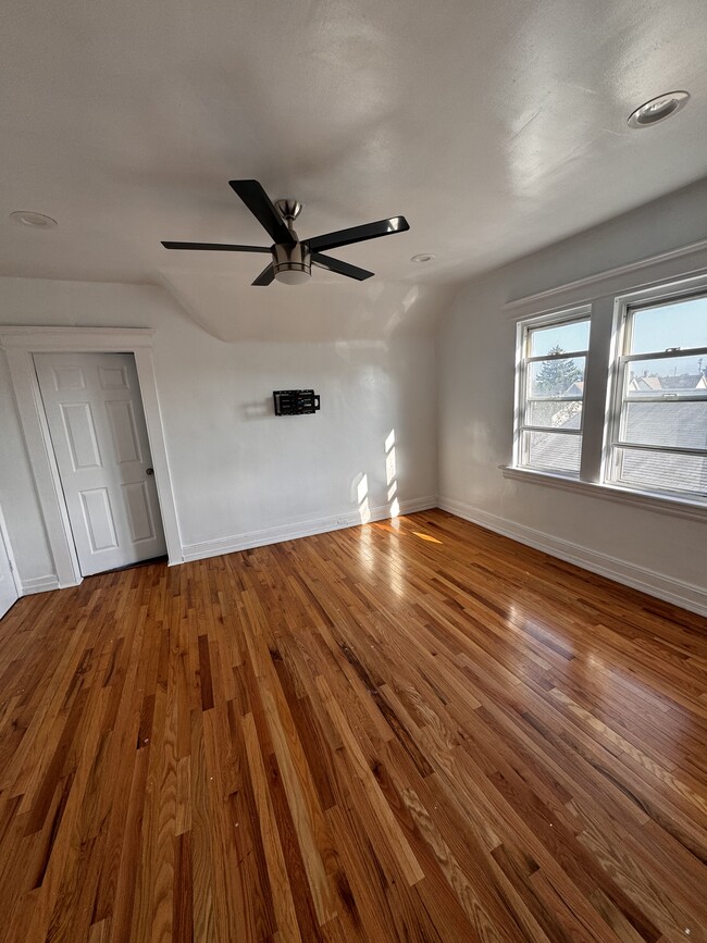 Foto principal - 180 Summerfield Ave