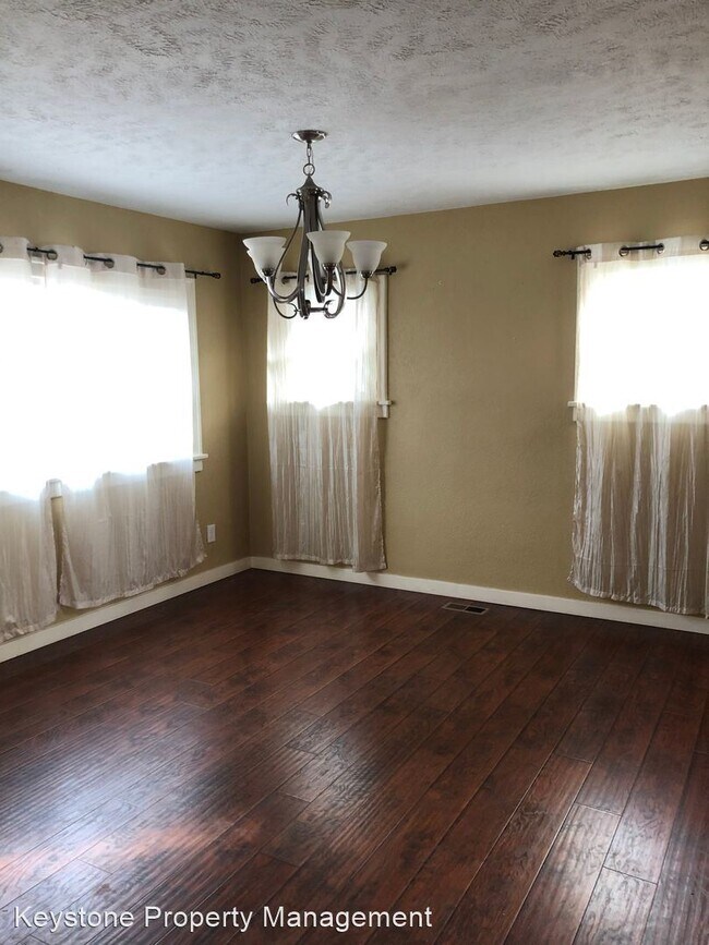 Building Photo - 3 br, 2 bath House - 2211 Court Street