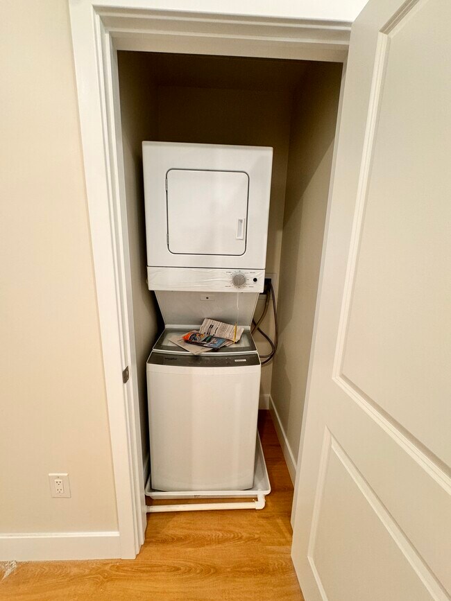 Washer/Dryer In Unit - 1119 E Passyunk Ave