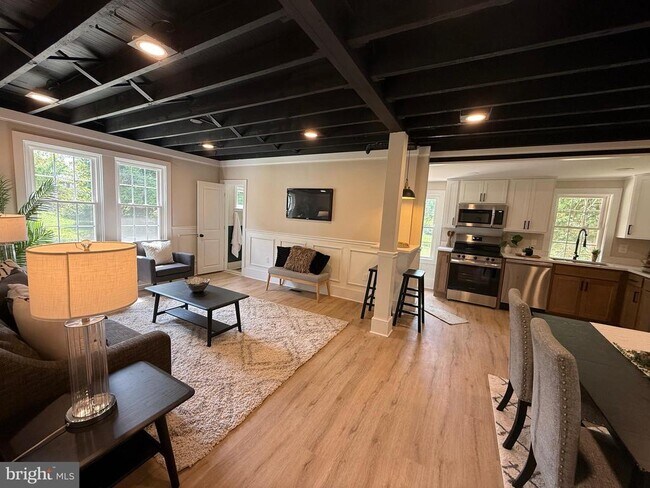 Foto del edificio - 10141 Liberty Rd