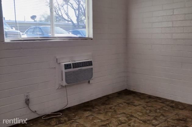 Building Photo - 1 br, 1 bath Townhome - 2750 N Balboa Ave ...