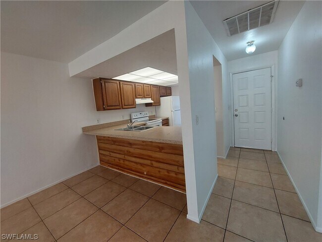 Building Photo - 4407 SW 7th Pl