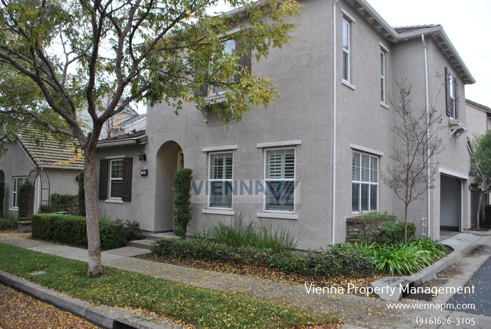 Foto principal - 226 Chambord Way